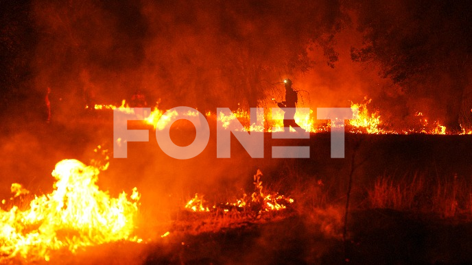 I dalje gori na Suvoj planini